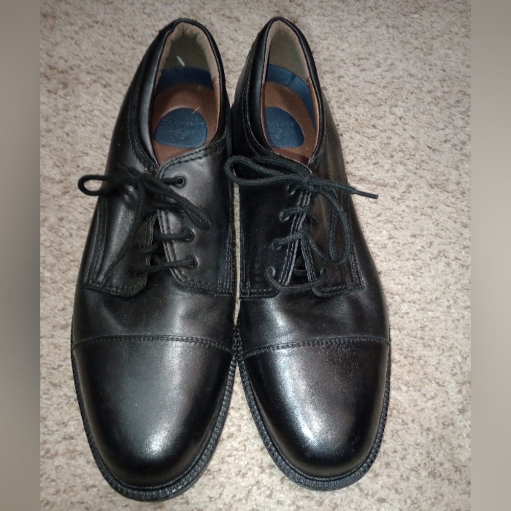 New Dockers Wingtip Shoes